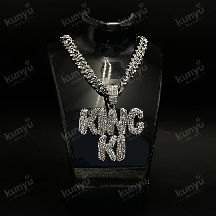 Pendant Huruf Kustom