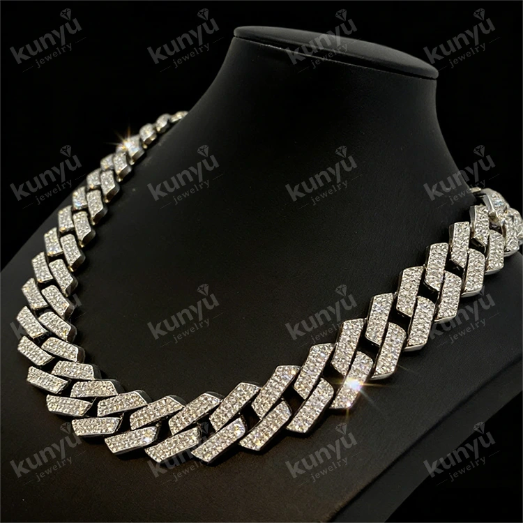Trendi Kuba Streetwear Choker