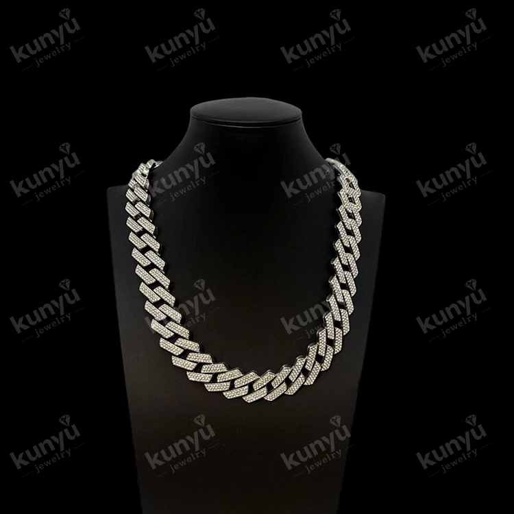 Trendi Kuba Streetwear Choker